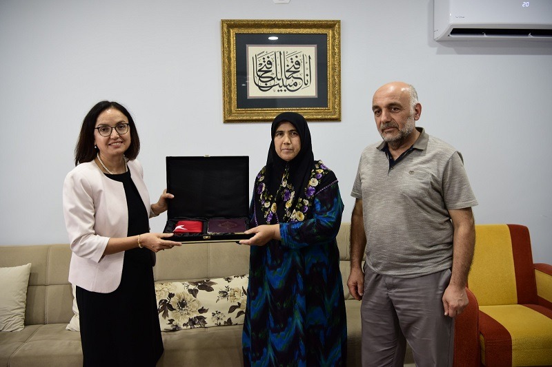 VALİ DR. HÜLYA KAYA İLK ZİYARETLERİNİ GERÇEKLEŞTİRDİ