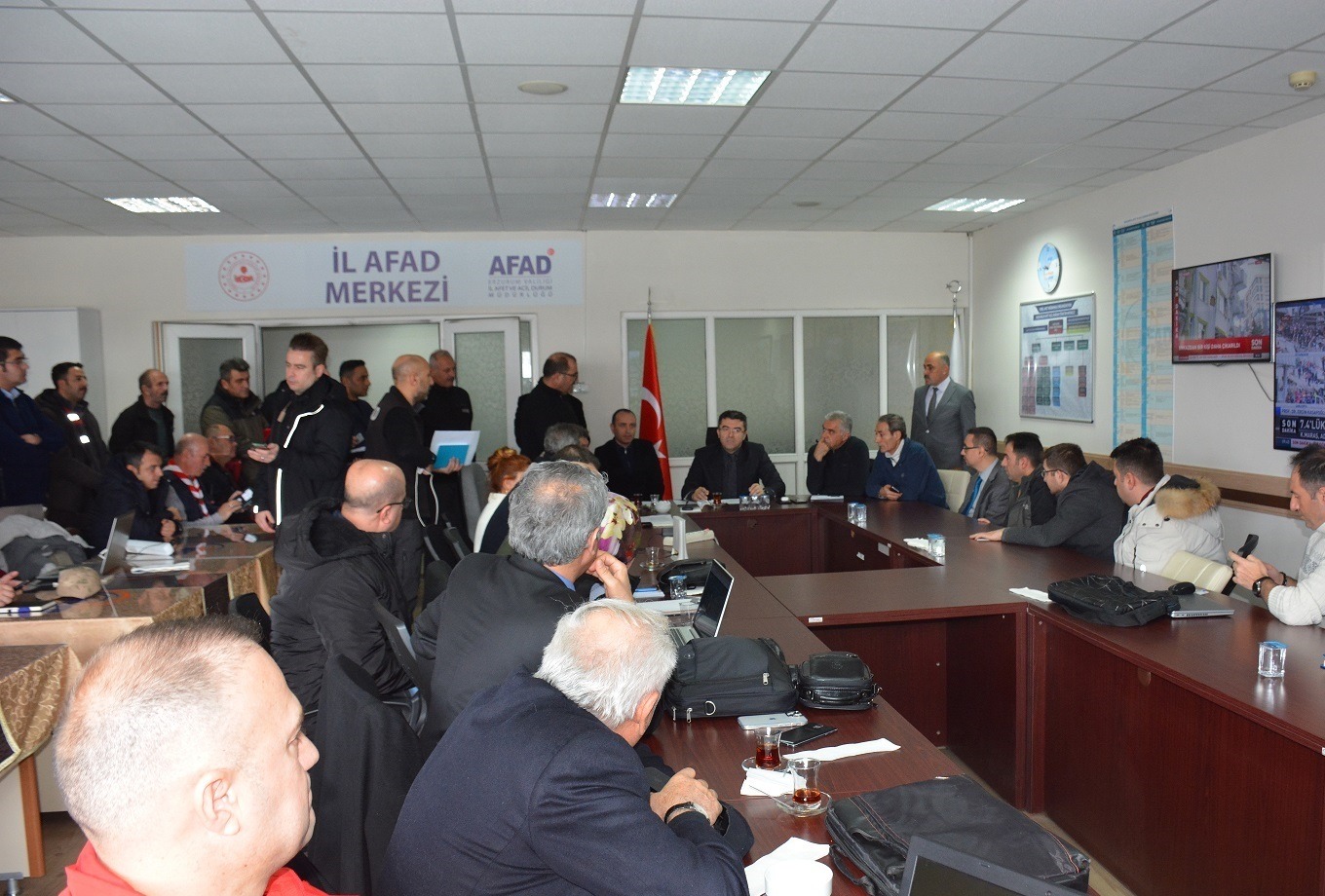 Vali Memiş: Bölgeye 365 personel ve 87 araç görevlendirdik