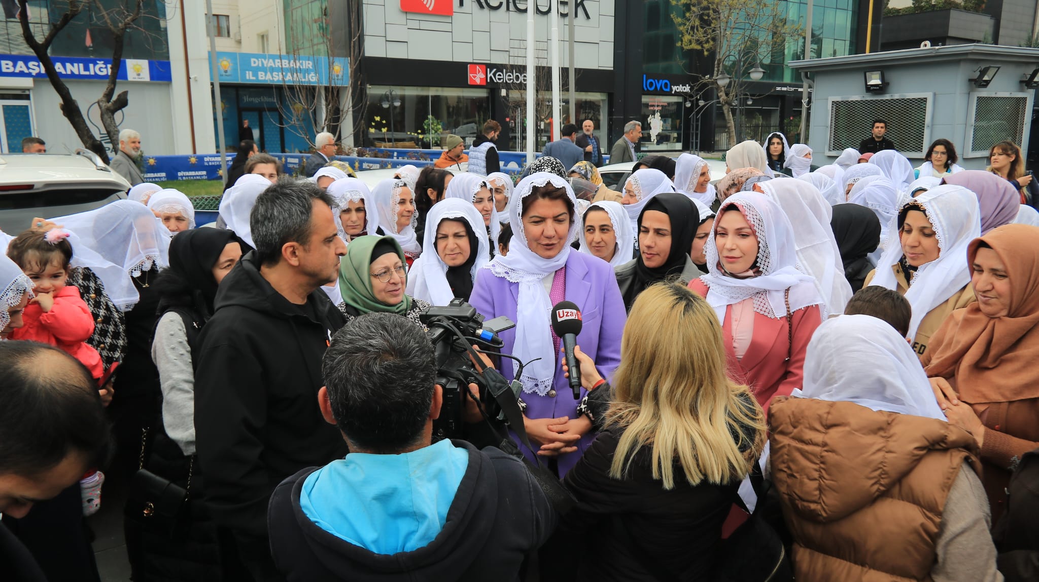 VE BEKLENEN OLDU HANIMAĞA MİLLETVEKİLİ ADAY ADAYLIĞINI AÇIKLADI