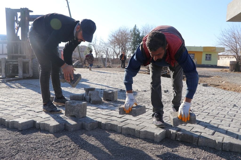 VİRANŞEHİR BELEDİYESİ KIRSAL MAHALLELERDE HİZMET ATAĞINI SÜRDÜRÜYOR