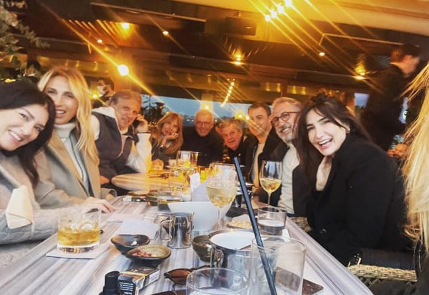 Yakın Dostların Keyifli Günü…