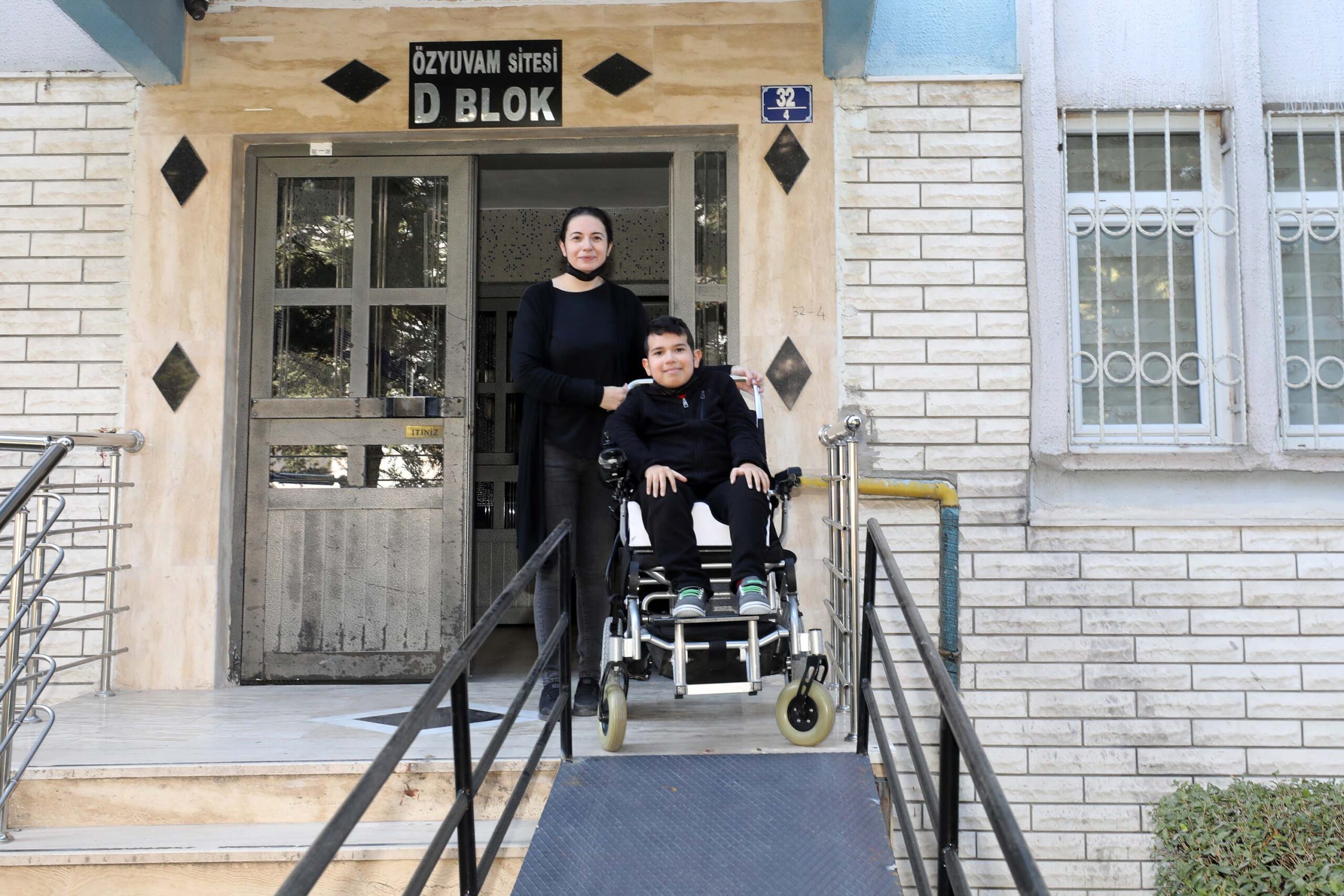 Yenimahalle Belediyesi’nden Emir’e engelli rampası