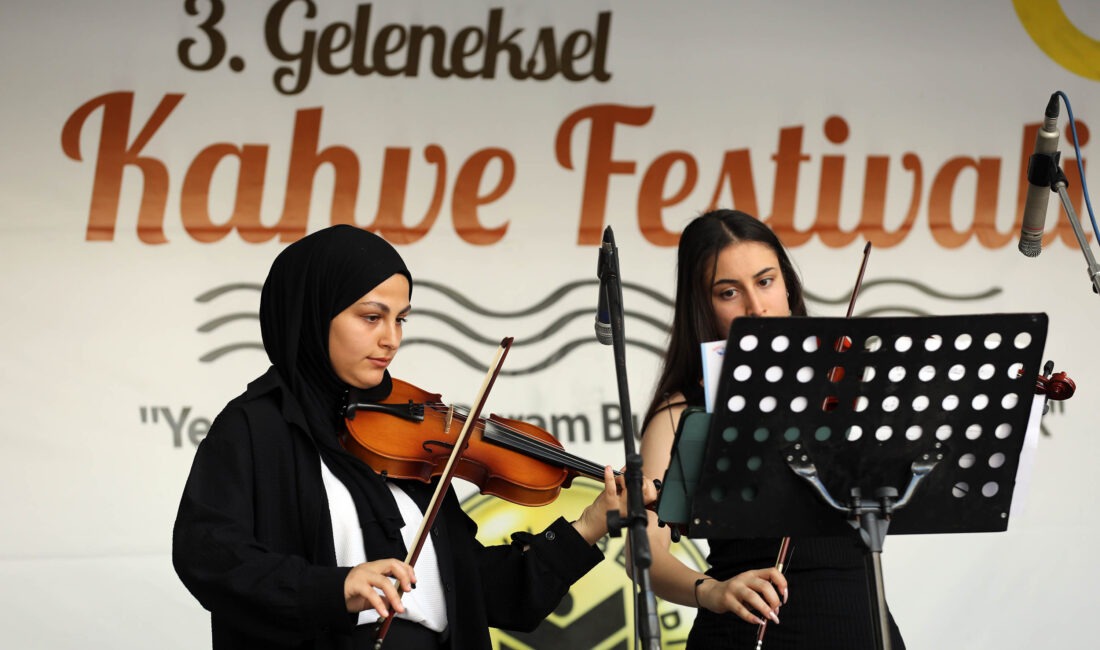 Yenimahallelileri sıcak yaz akşamlarında