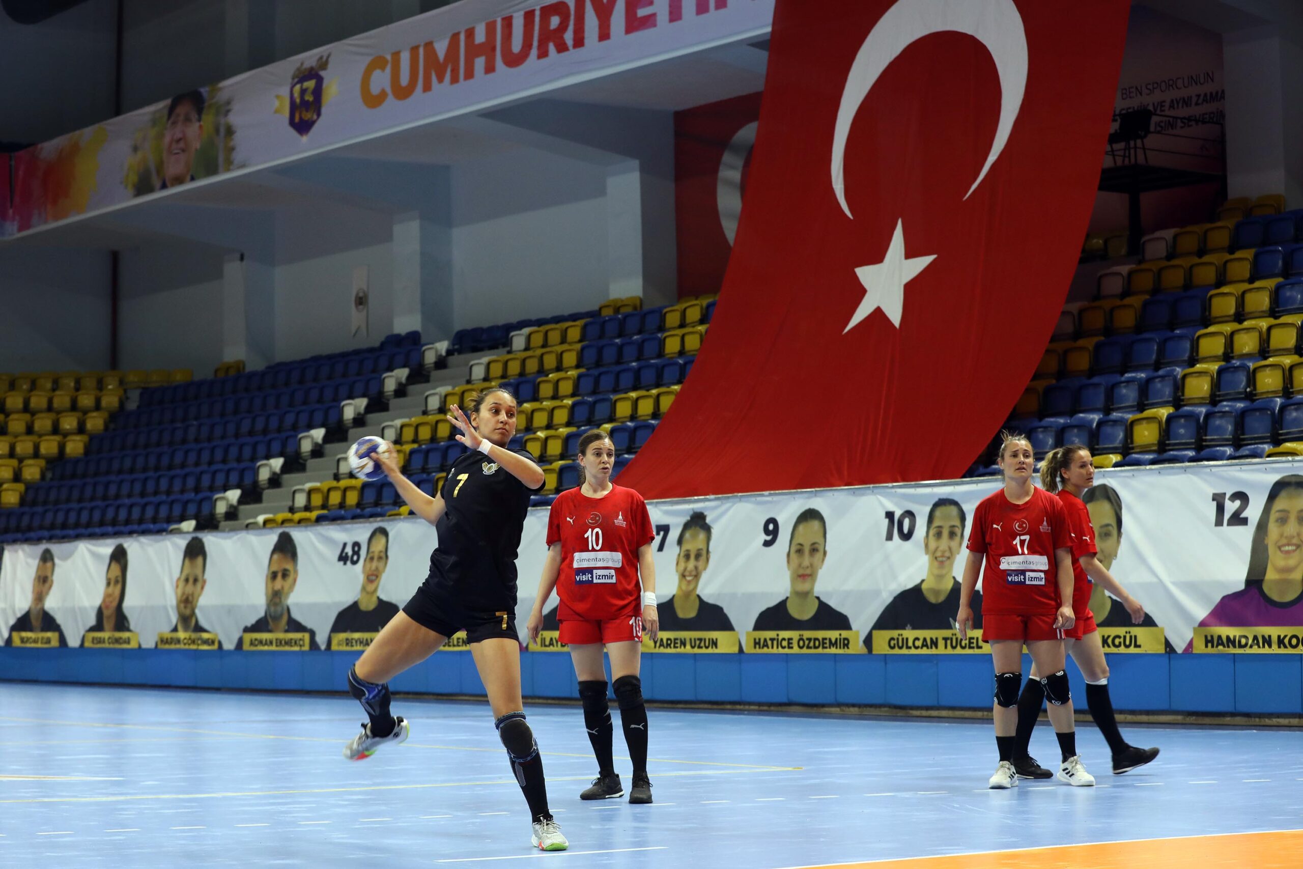 Yenimahalle play-off’a İzmir galibiyeti ile başladı