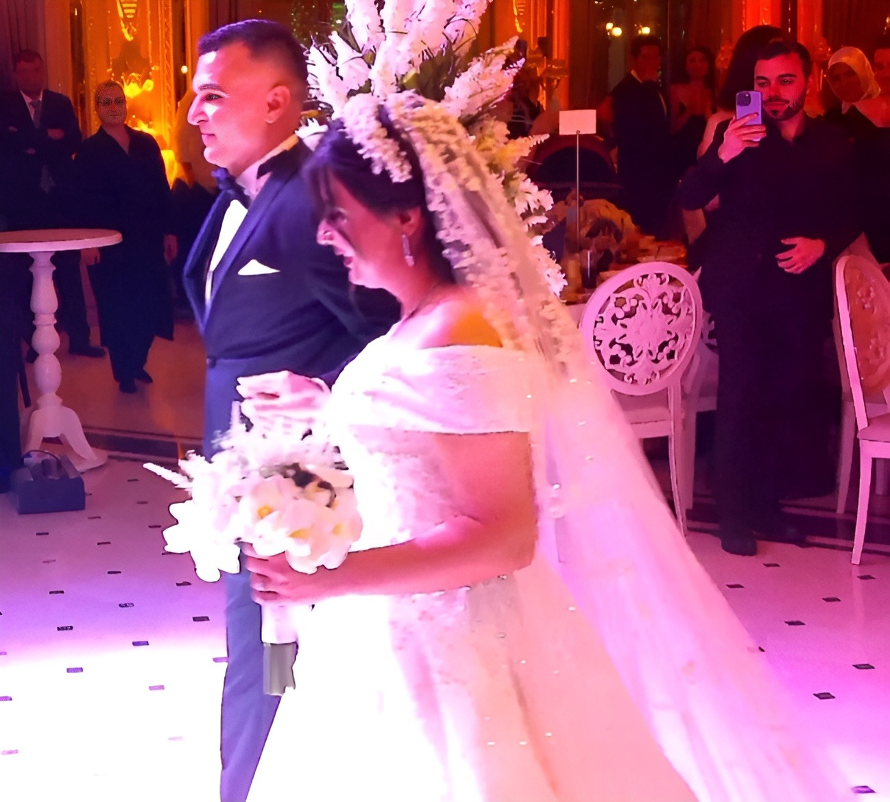 YEŞİM EZGİ VE FIRAT FESİH KAYA MUHTEŞEM BİR DÜĞÜNLE DÜNYA EVİNE GİRDİLER