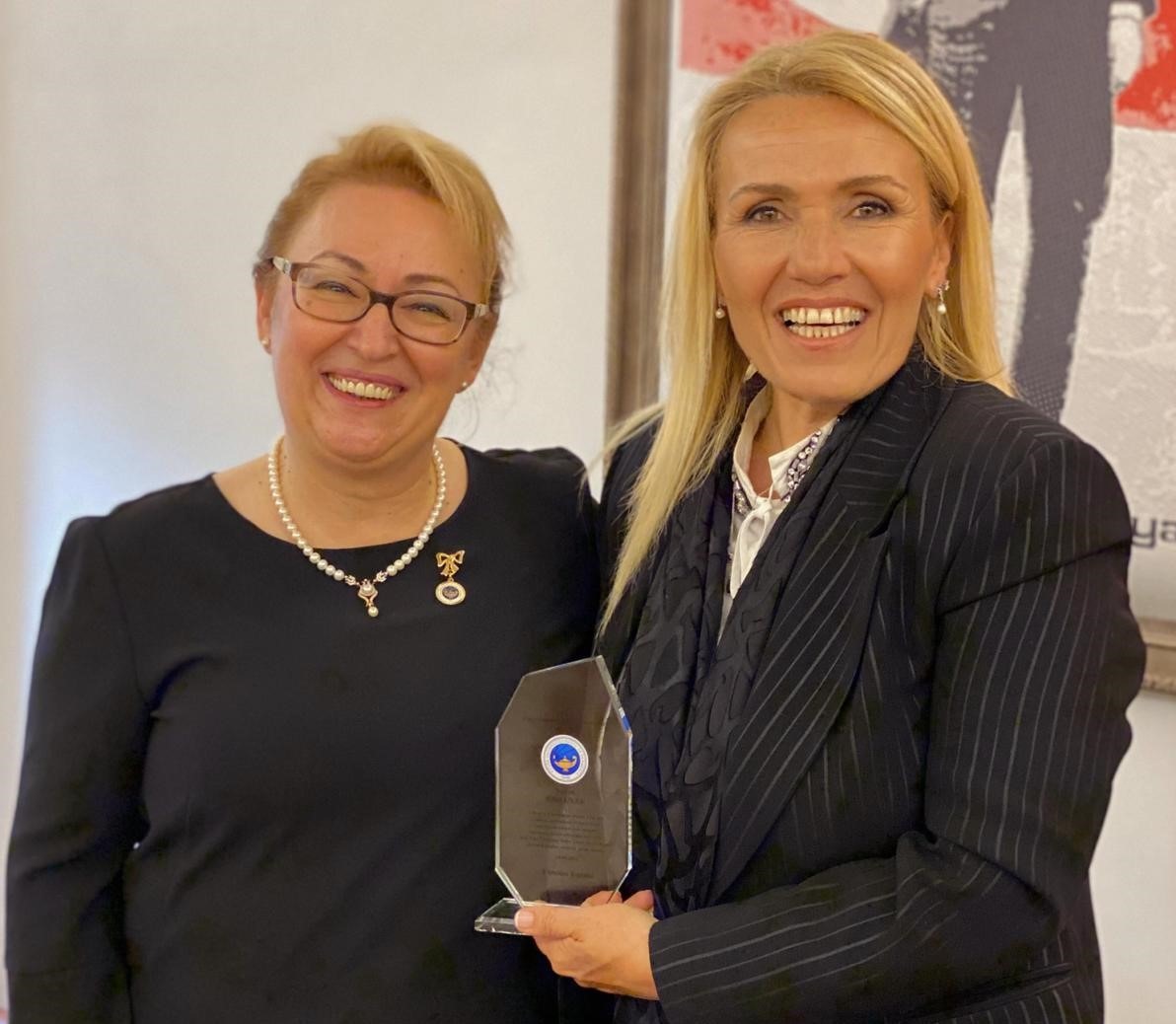 YÖRESİNE DEĞER KATAN ÖNDER KADIN