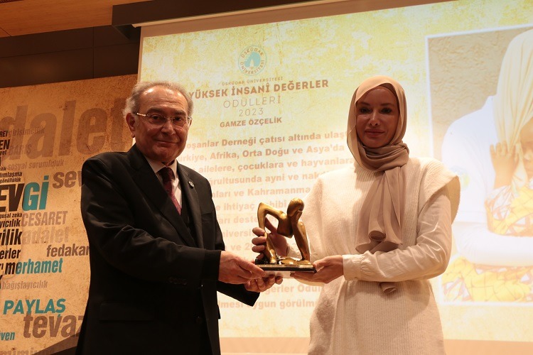 ‘Yüksek İnsani Değerler Ödülü’ verildi…