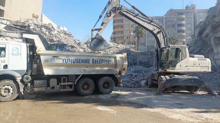 YUNUSEMRE _ DEPREM BÖLGESİNDEKİ ÇALIŞMALARA DESTEK VERİYOR