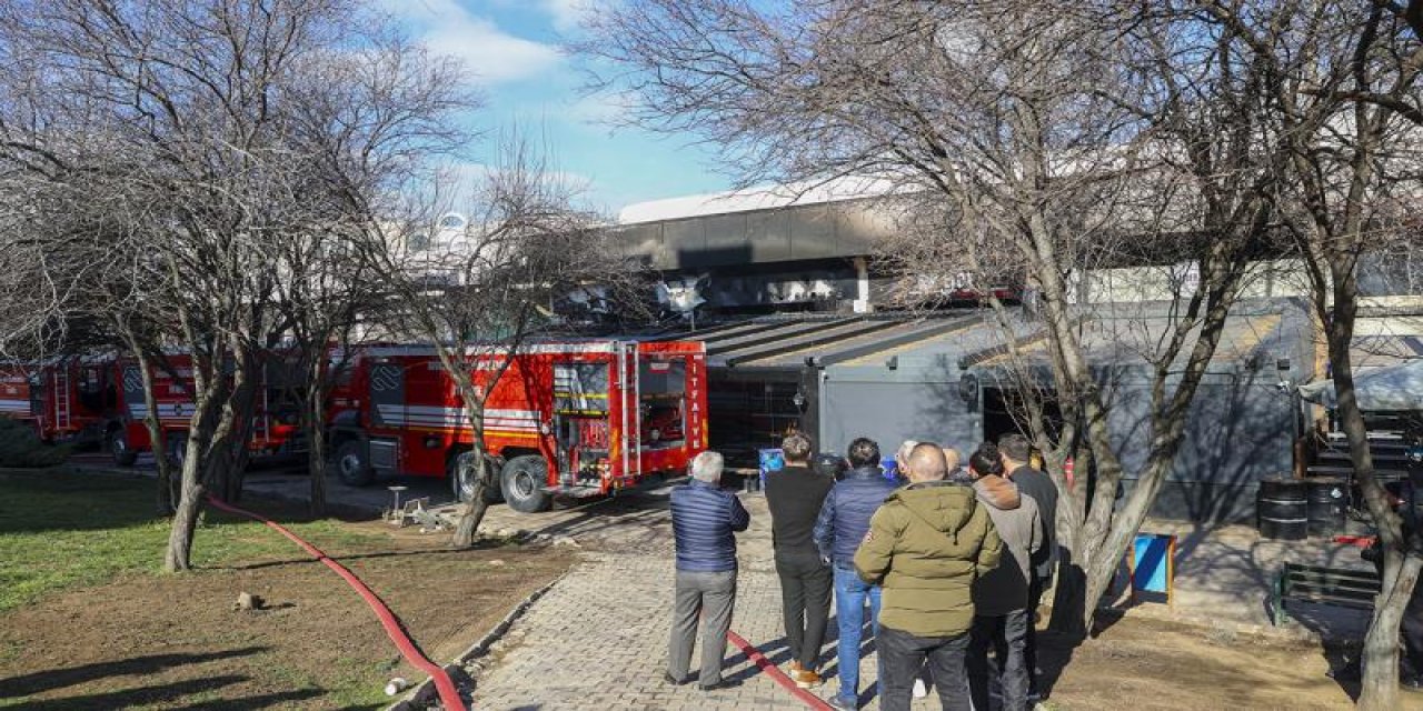 Ankara’daki bir alışveriş merkezinde yangın! İki dükkana daha sıçradı