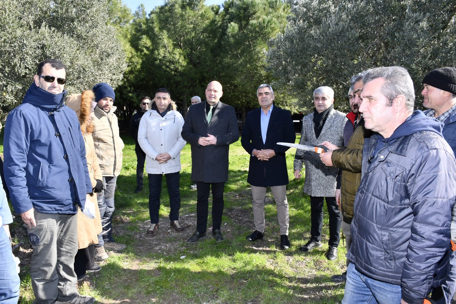 Zeytin Yetiştiriciliği Kursiyerlerine Koruyucu Ekipman Dağıtıldı