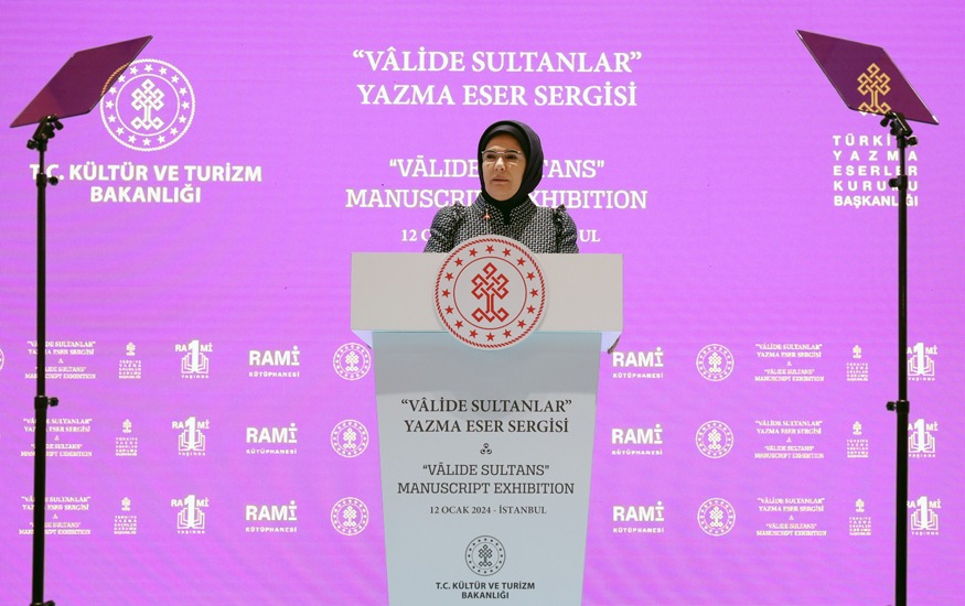 Emine Erdoğan “Valide Sultanlar Yazma Eserler Sergisi’nin açılışını yaptı