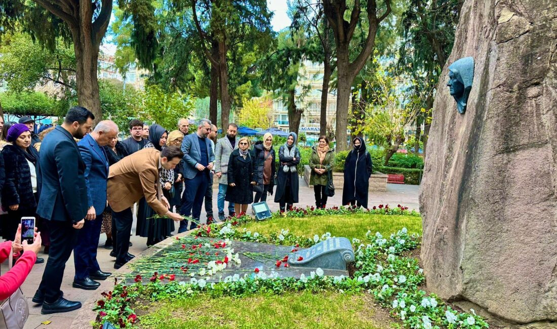 İlk ziyaret Zübeyde Ana