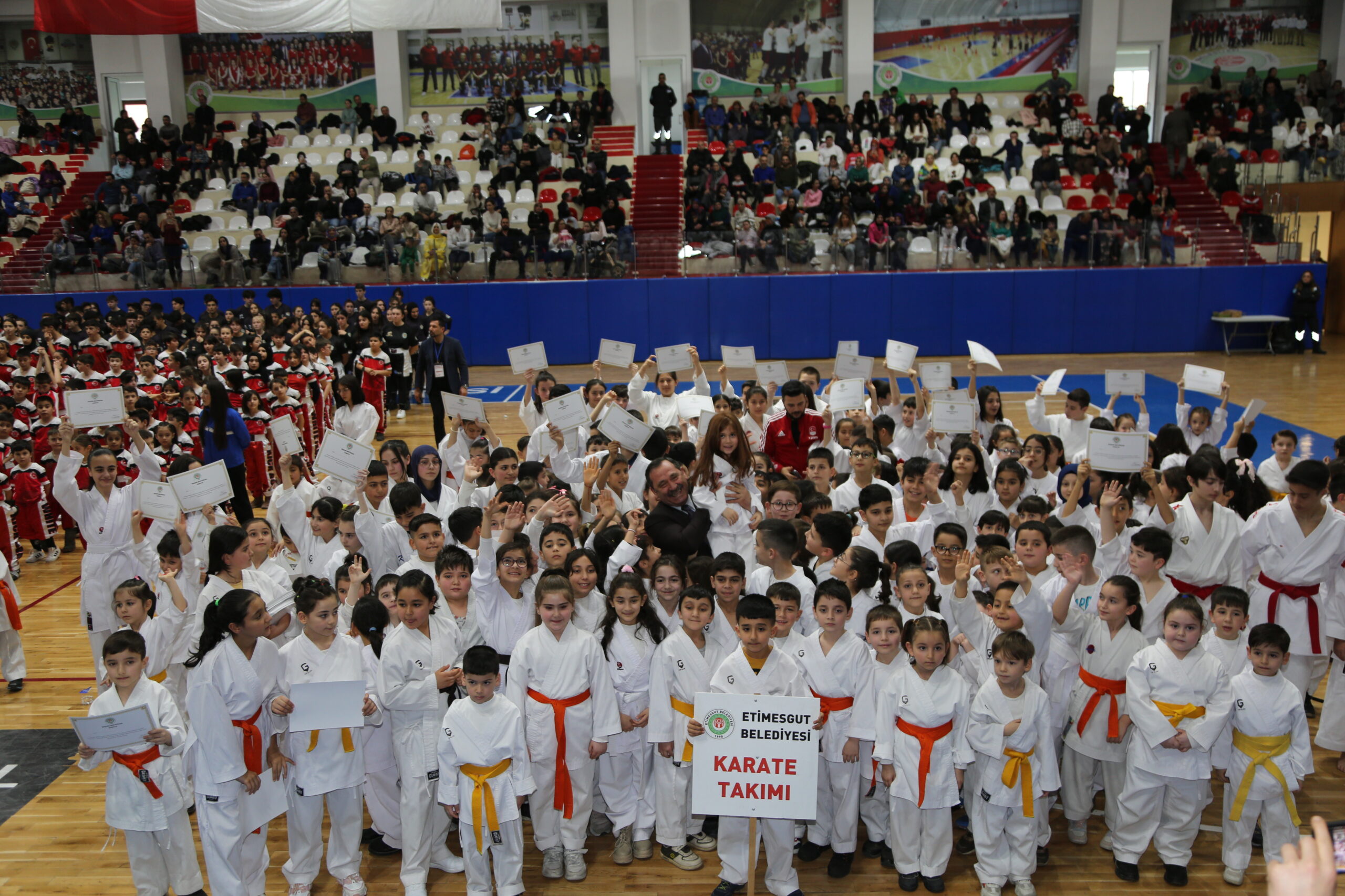 ETİMESGUT BELEDİYESİ’NİN SPORCU ORDUSU