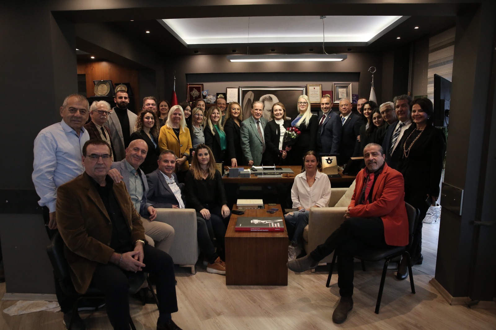 CHP’li Mutlu’dan dernek ve esnaf turu: Beş yılı omuz omuza geçireceğiz