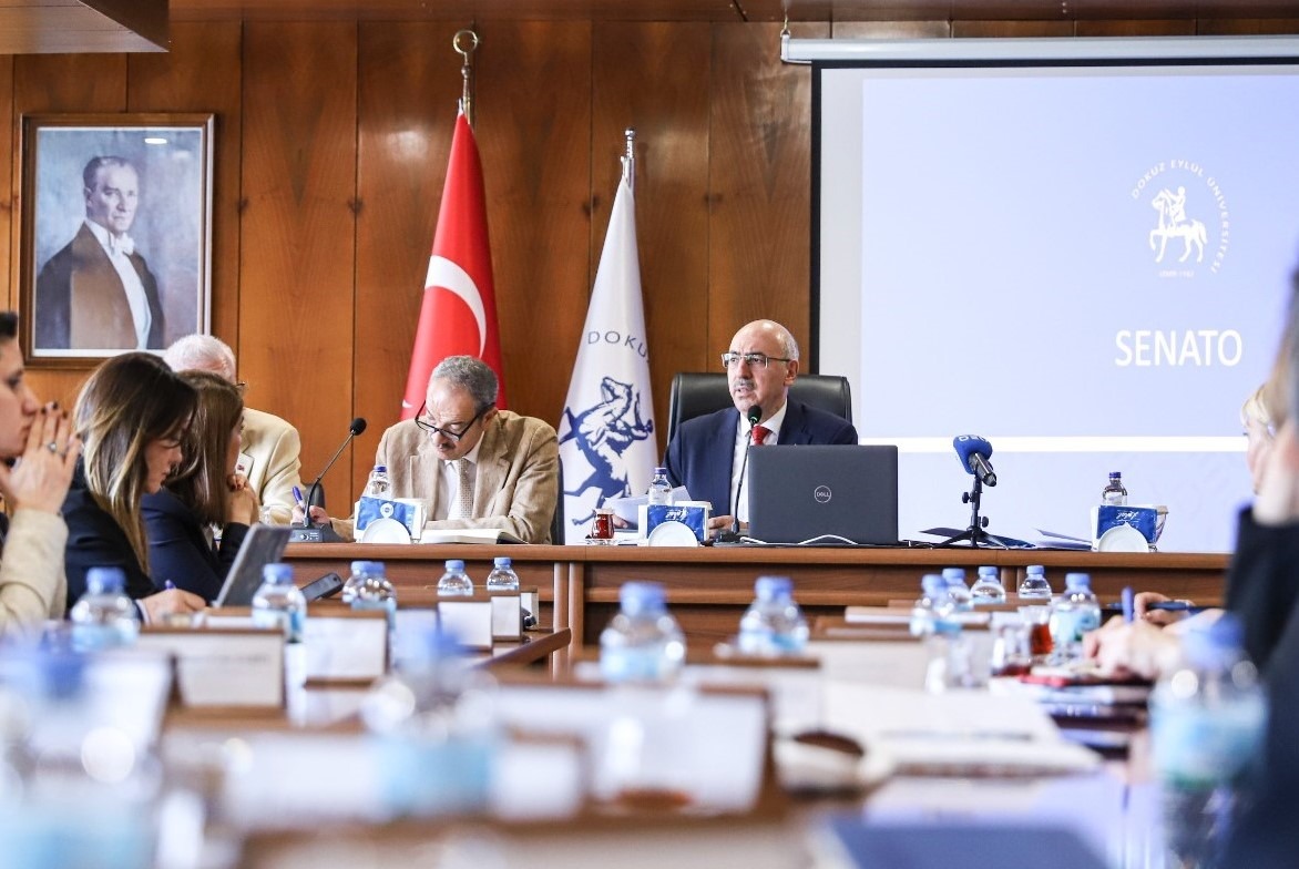 REĶTÖR VEKİLİ PROF. DR. MAHMUT AK: DEÜ İÇİN HEP BİRLİKTE YÜRÜYELİM