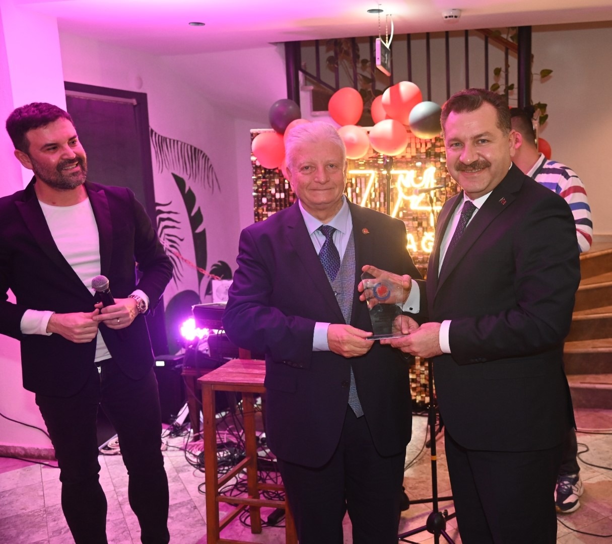 Magazin Gazetecileri Kaz Dağlarında Buluştu