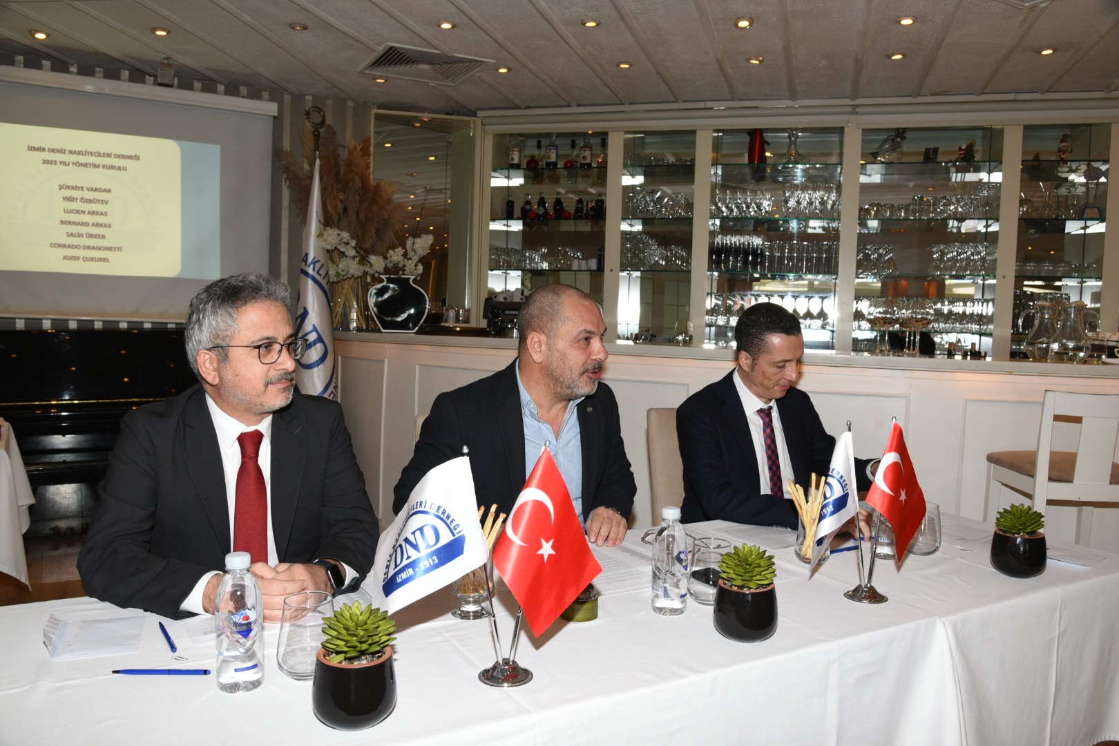 İZMİR DENİZ NAKLİYECİLERİ DERNEĞİ GENEL KURULU YAPILDI