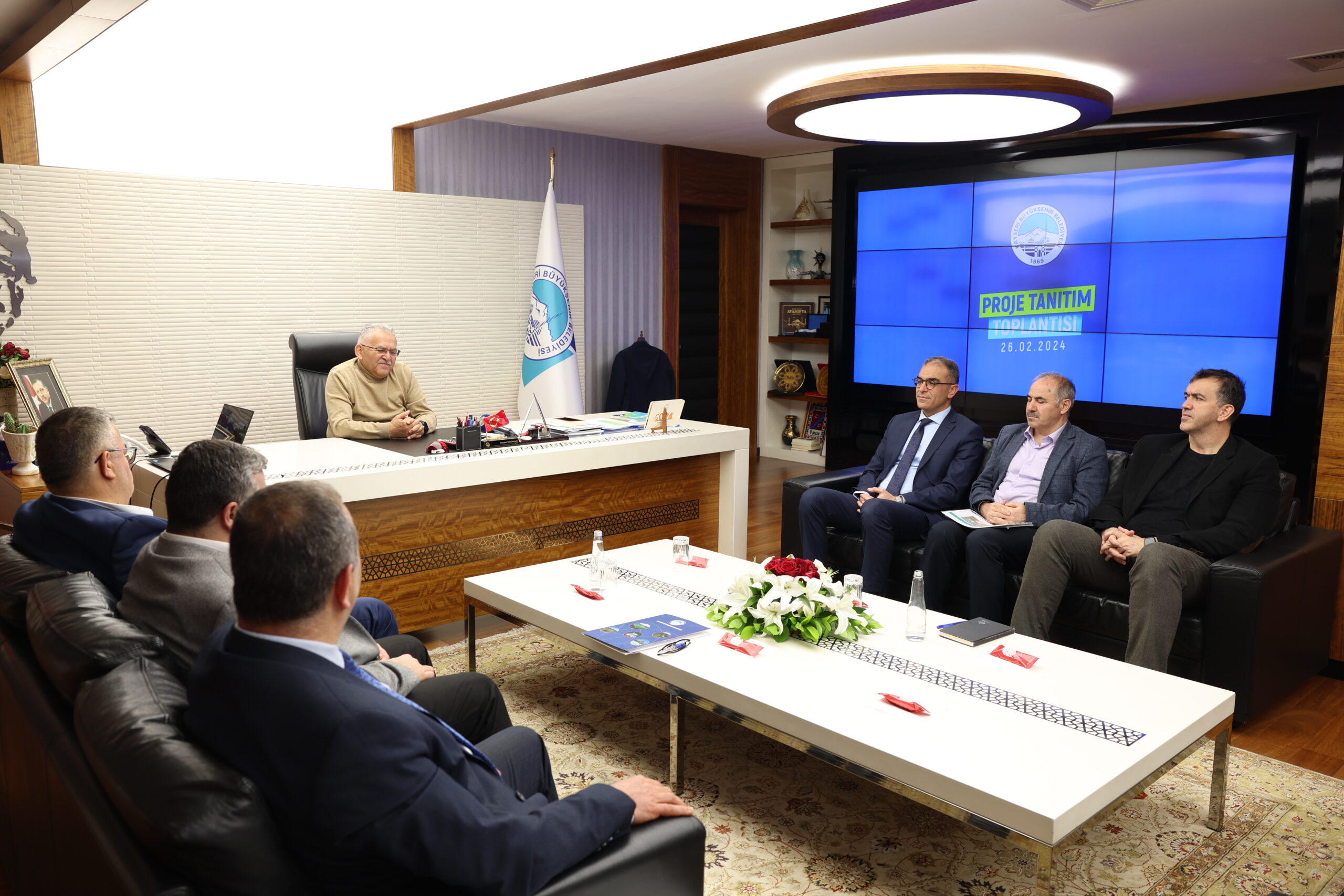 BAŞKAN BÜYÜKKILIÇ’TAN KURMAYLARI İLE BİR GECE MESAİSİ DAHA