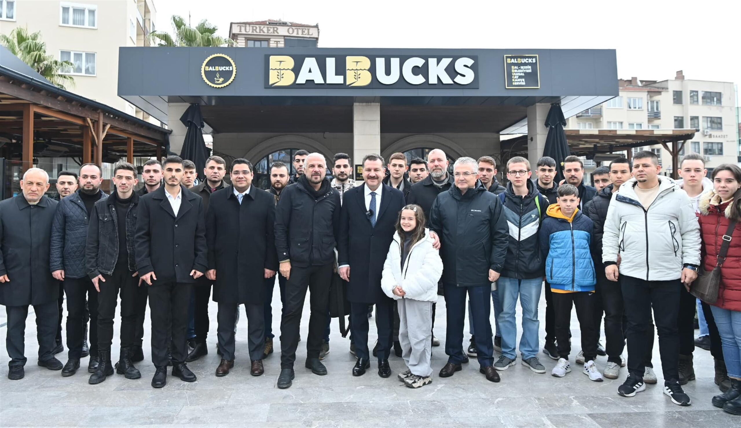 Yine Yeniden Yücel Yılmaz