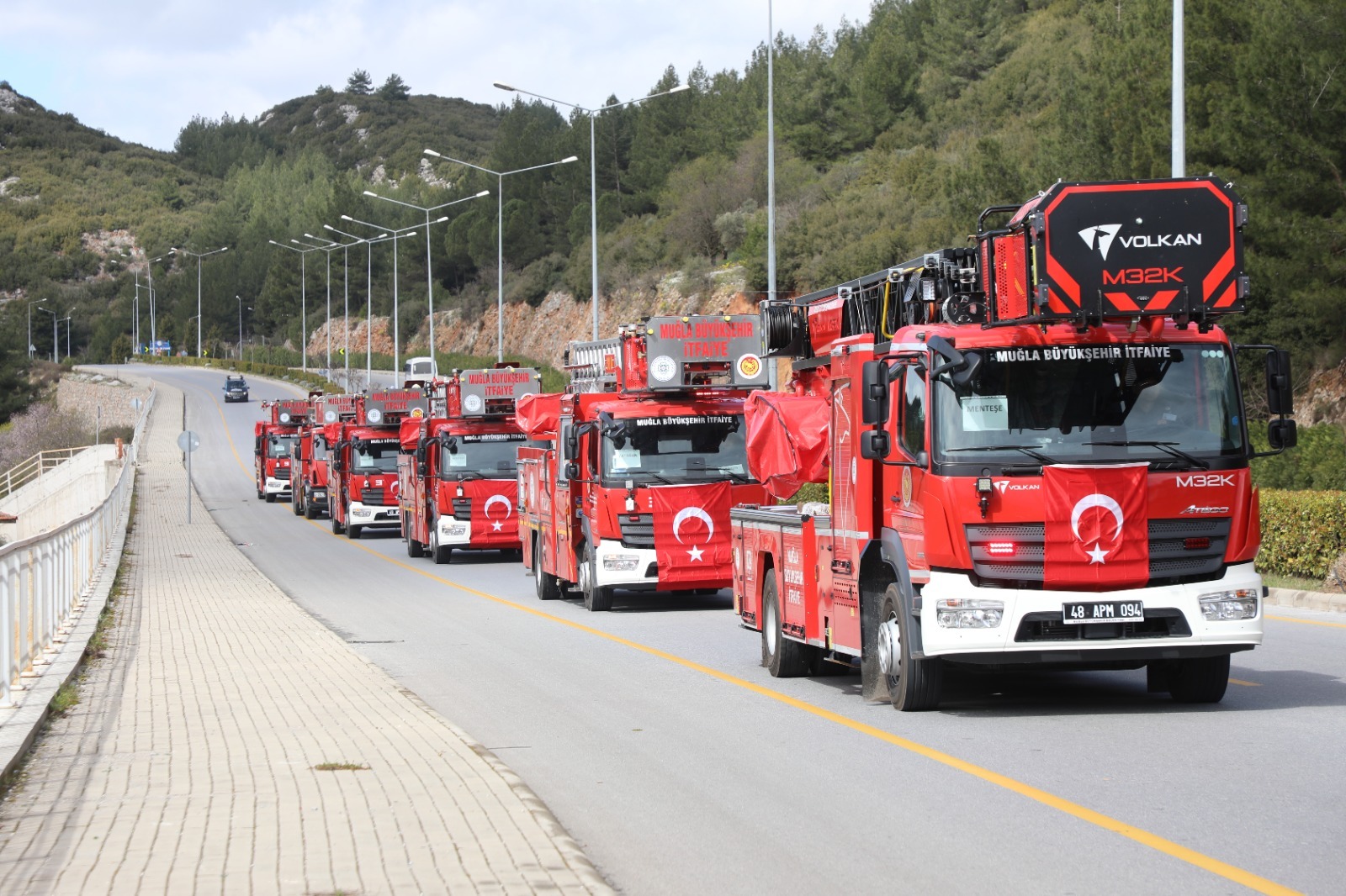 Büyükşehir İtfaiyesi’ne Araç ve Ekipman Takviyesi