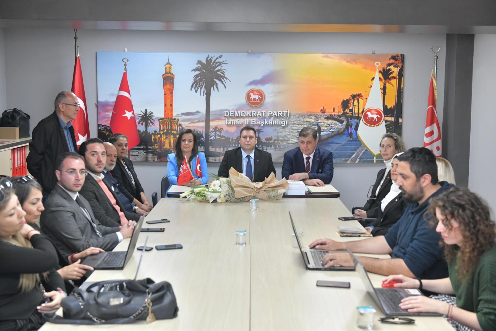 Başkan Tugay’dan Demokrat Partili rakibi Bostancıoğlu'na  nezaket ziyareti