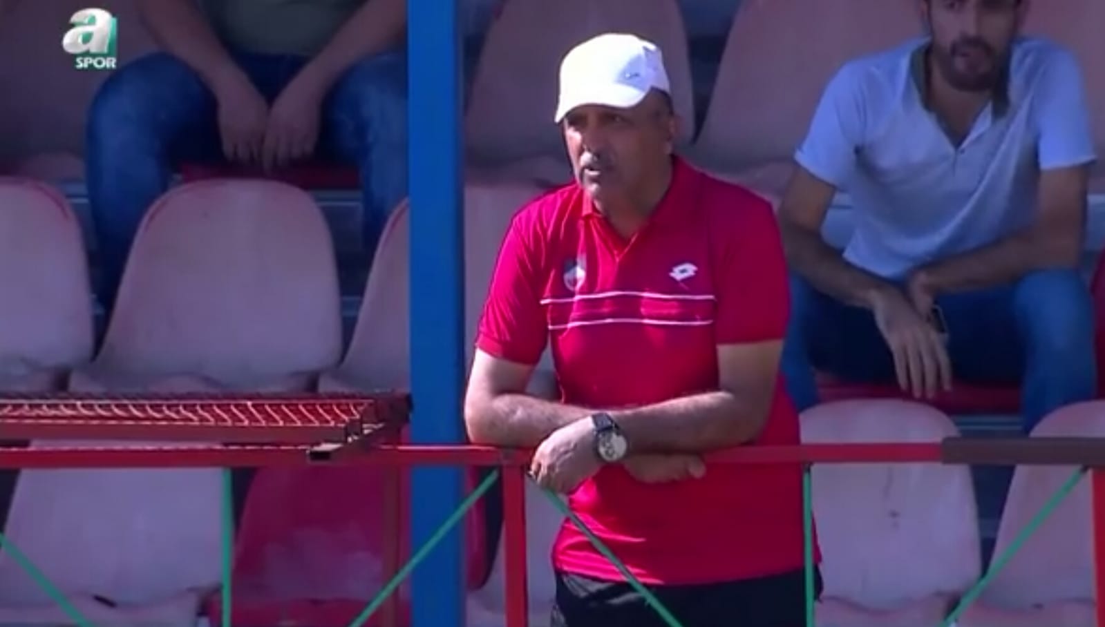 BİR FUTBOL EMEKÇİSİ ÖZCAN GÖKÇEOĞLU ŞEHMUS ÖZER'İ KEŞFEDEN HOCA DİYARBEKİRSPOR'UN BAŞINDA