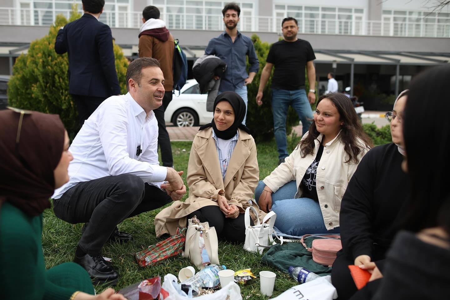 CHP’Lİ AHMET AKIN’A BALIKESİR’DE TARİHİ İLGİ