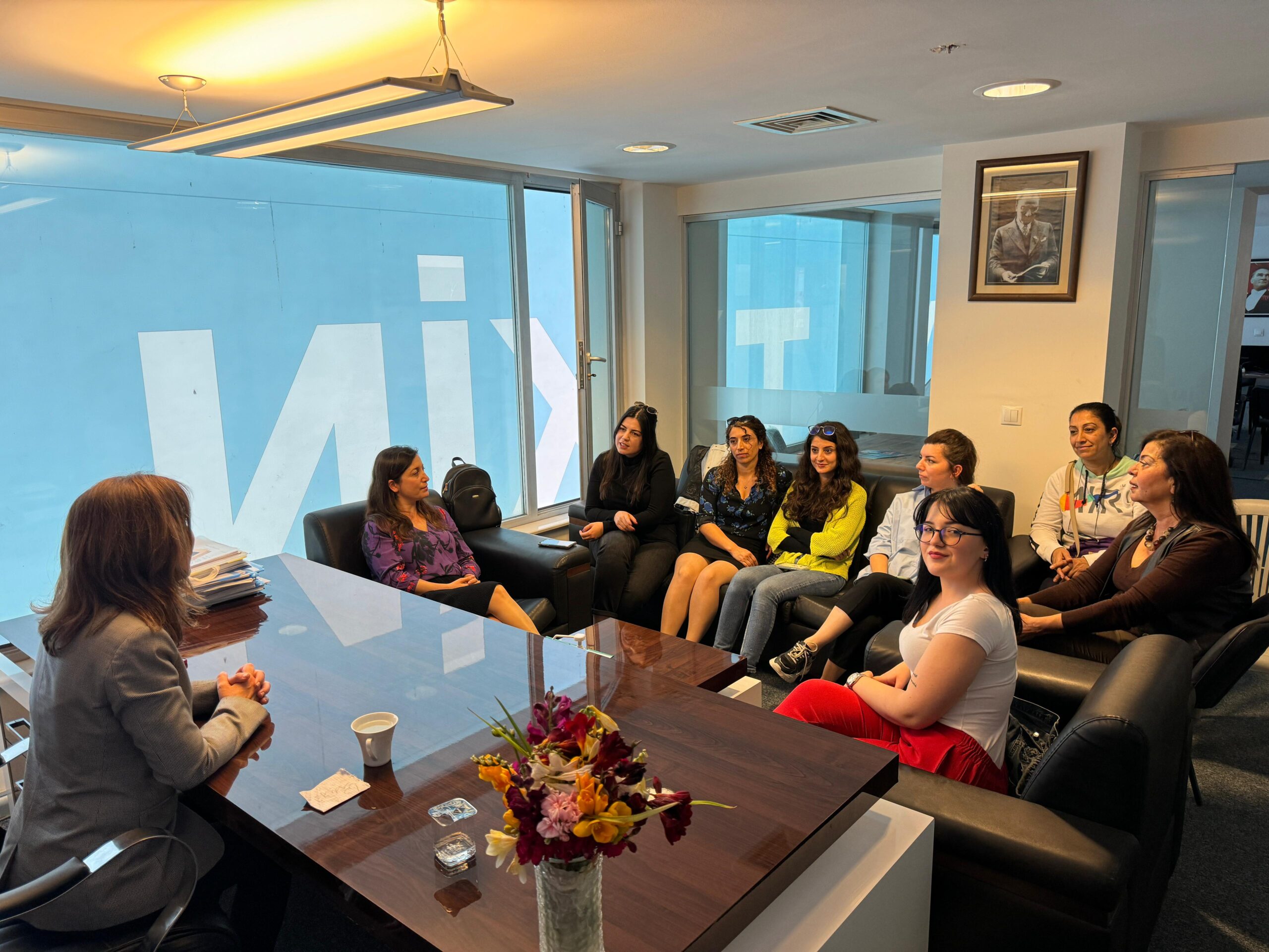 Adana Mor Dayanışma Kadın Derneği Seyhan Belediye Başkan Adayı Oya Tekin İle Protokol İmzaladı.