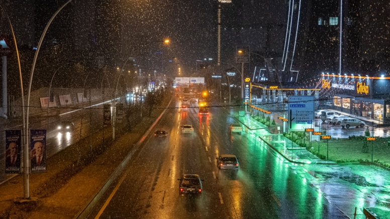 Ankara’da kar yağışı başladı