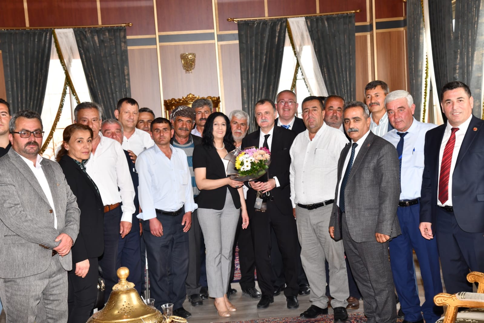 BAŞKAN BALABAN YUNUSEMRE MUHTARLAR DERNEĞİ’Nİ AĞIRLADI