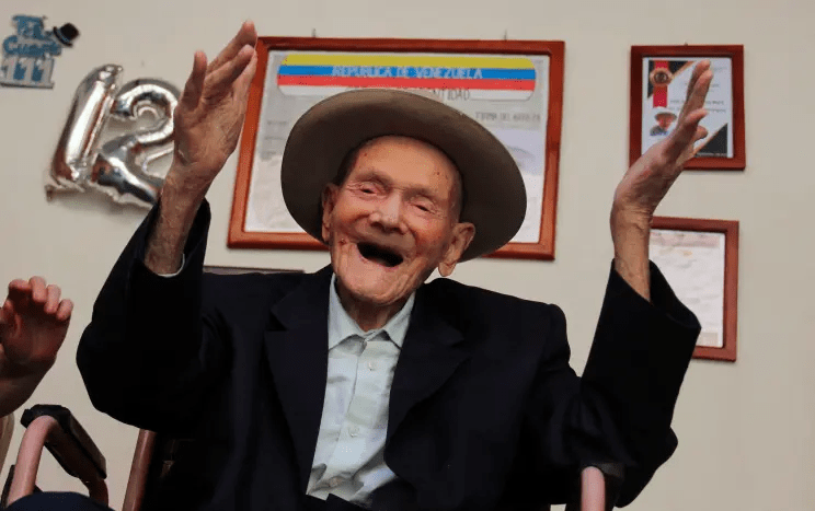 Dünyanın En Yaşlı Adamı, 114 Yaşında Vefat Etti