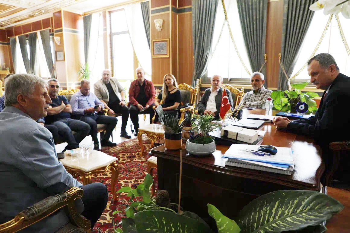 DUAYEN GAZETECİLERDEN BAŞKAN BALABAN’A TEBRİK ZİYARETİ