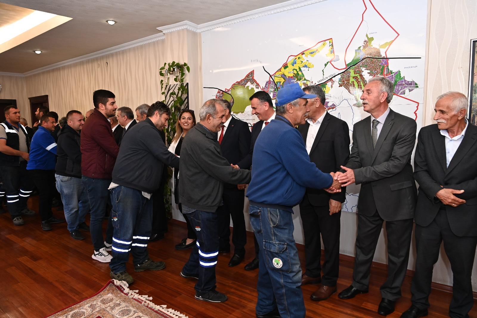 Başkan Şahin Mamak Belediyesi Personelleriyle Bayramlaştı