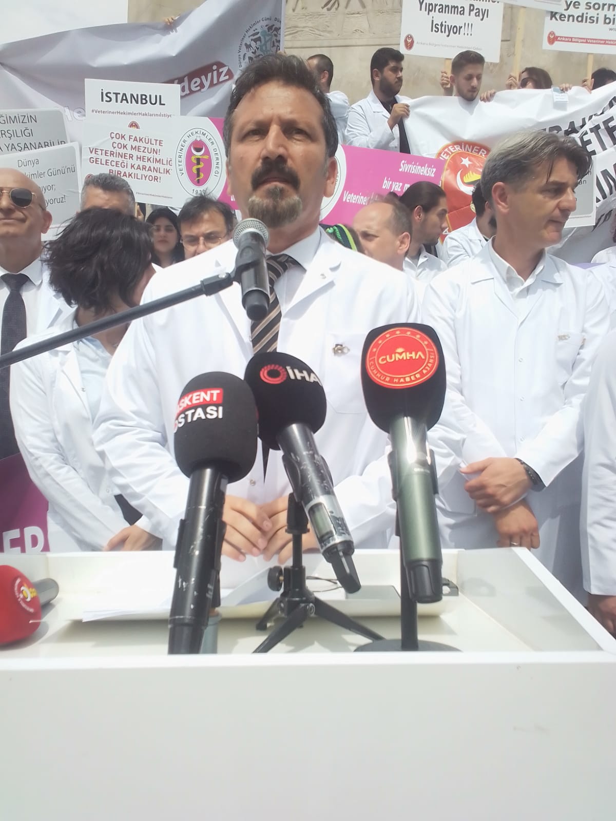 Türk Veteriner Hekimleri Birliği, Dünya Veteriner Hekimler Günü Dolayısıyla Basın Açıklaması Yaptı