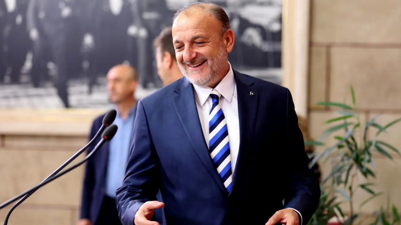 BAŞKAN VURAL'DAN DERVİŞOĞLU'NA TEBRİK MESAJI!