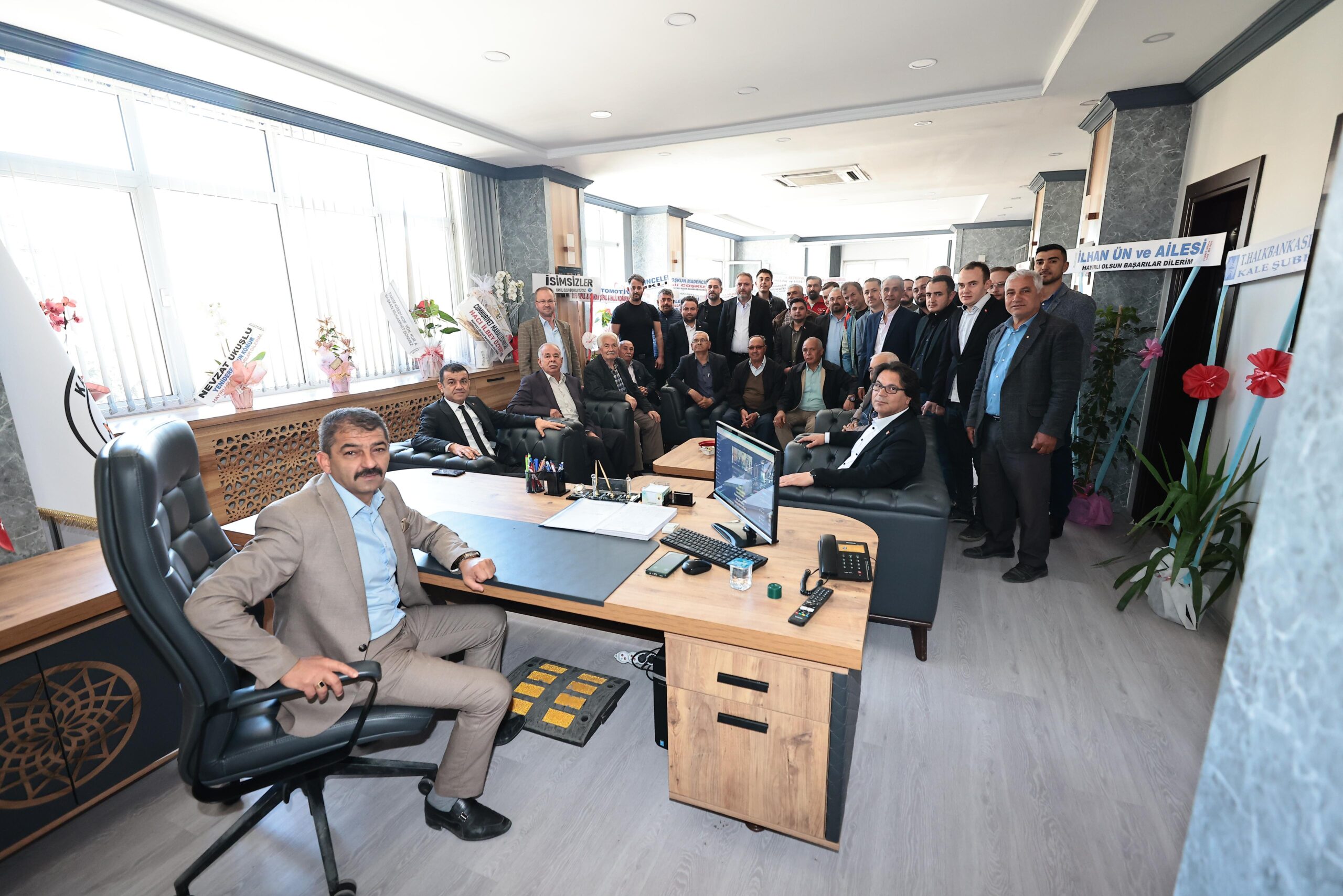 Başkan Çavuşoğlu’ndan Kale ve Tavas’a ziyaret