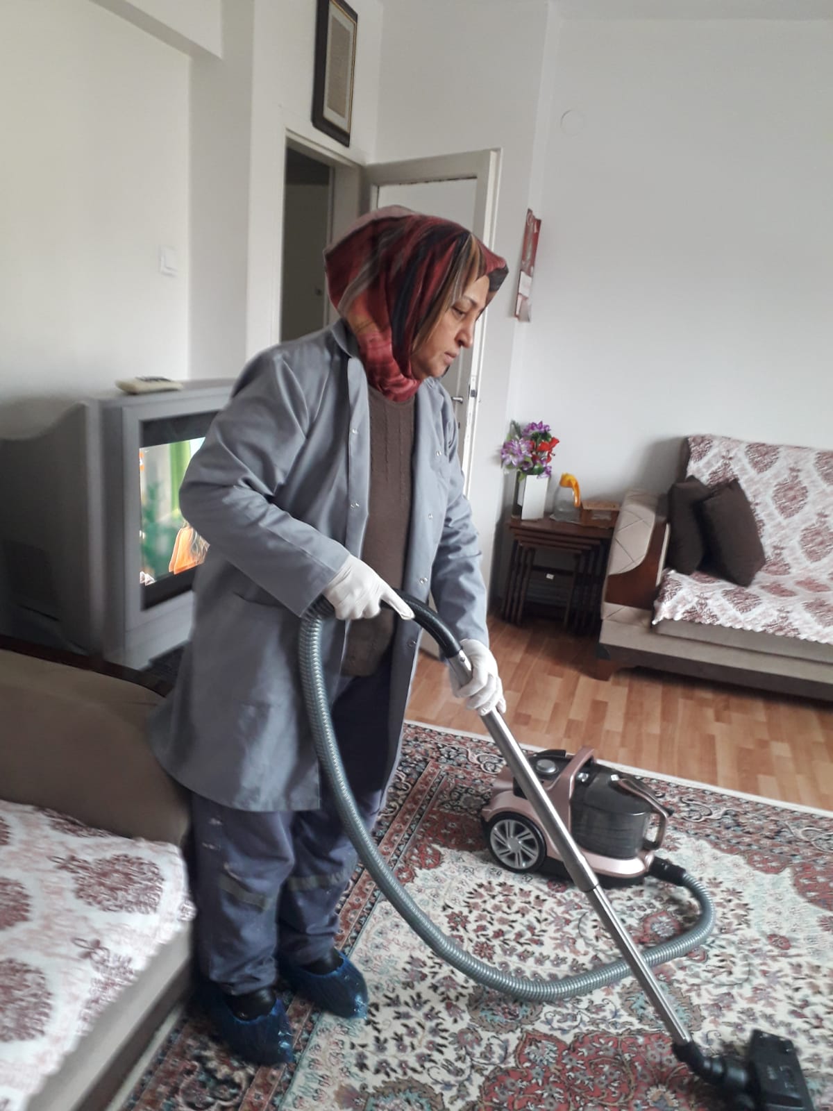 SİNCAN BELEDİYESİNDEN YAŞLILARA EVDE TEMİZLİK VE BAKIM HİZMETİ