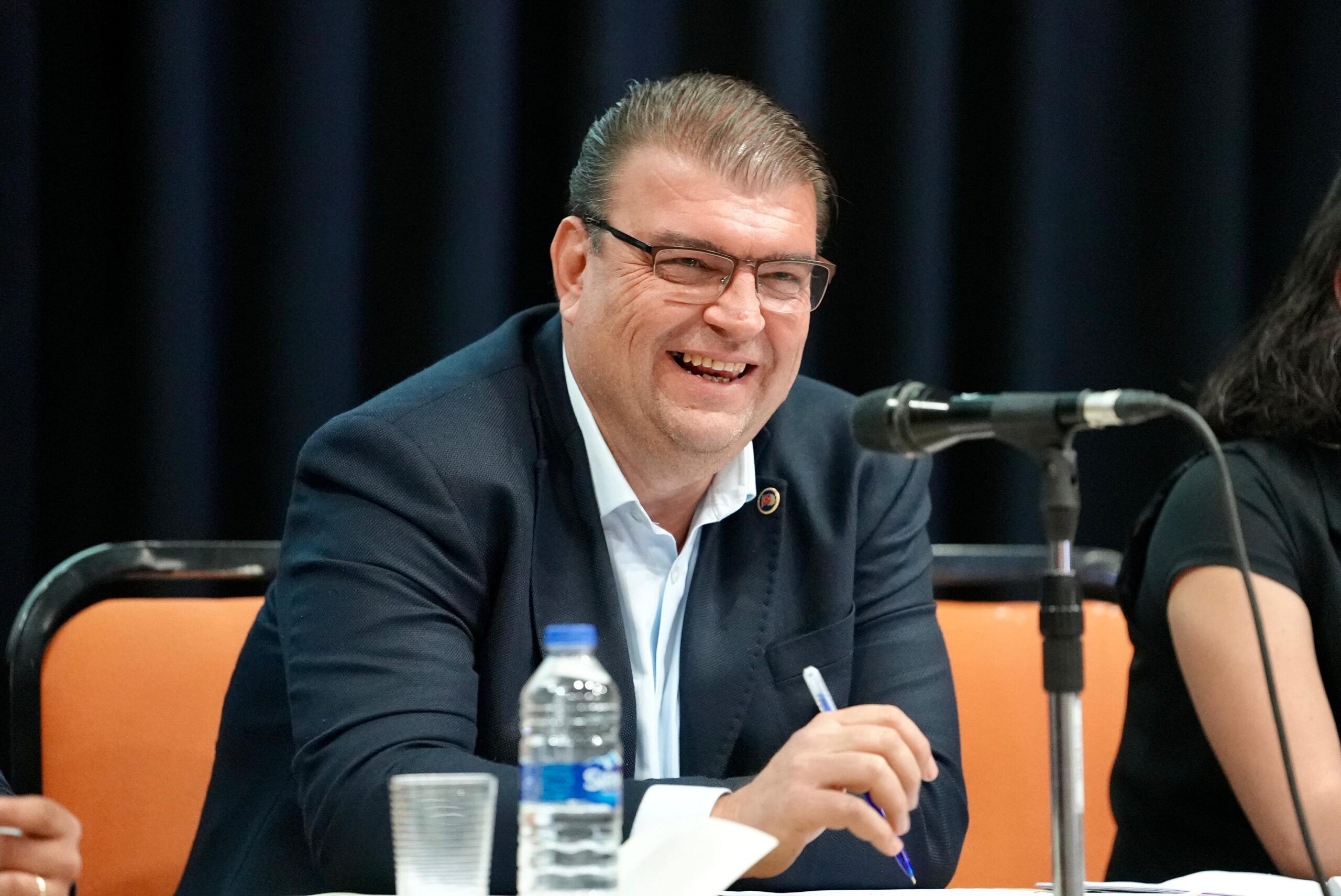 Seferihisar Belediye Başkanı İsmail Yetişkin Başkanlığında toplanan mecliste yeni komisyon üyeleri belirlendi.