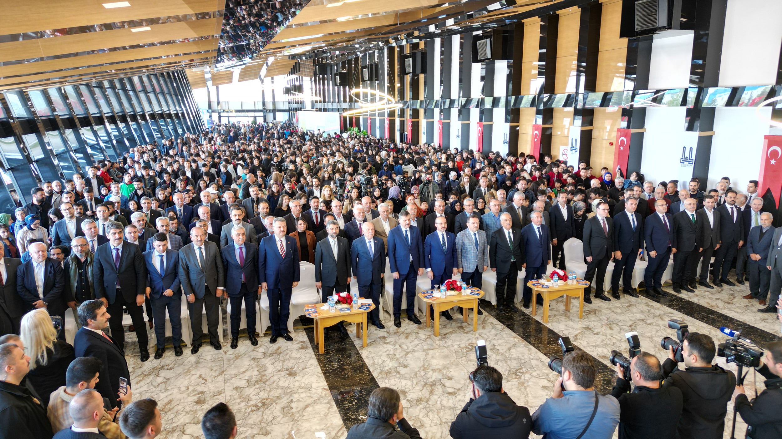 DOĞU ANADOLU 6. ERZURUM KİTAP FUARI KAPILARINI KİTAPSEVERLERE AÇTI