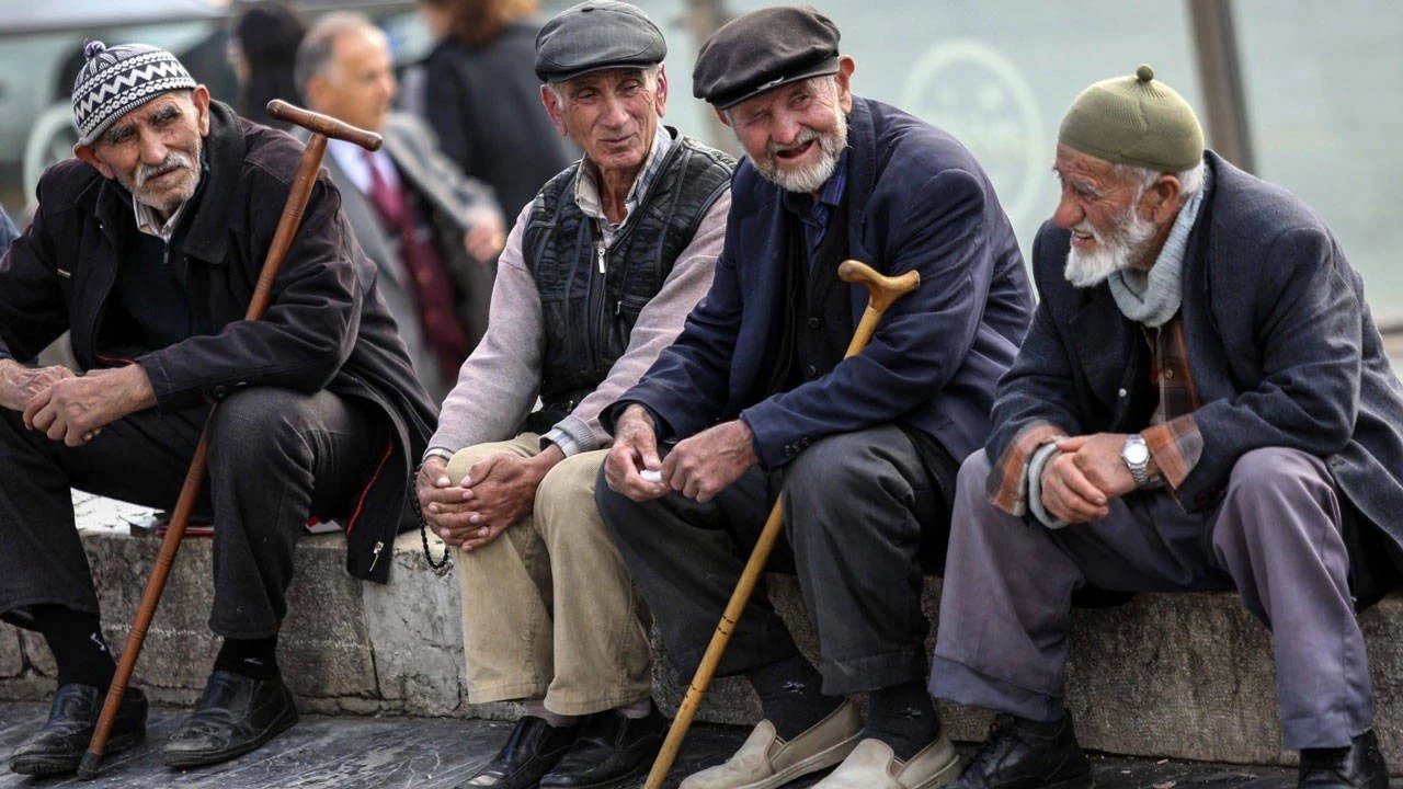 Emeklilerin Zorlu Mücadelesi: Maaşlar Yetersiz, 36 Bin Kişi Yardım İstedi