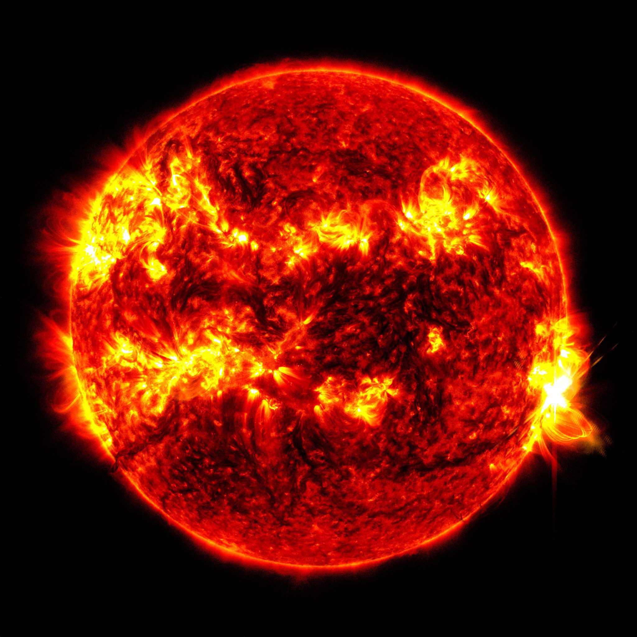 Tarihte Bir İlk: NASA, 8.8 Büyüklüğünde Güneş Patlaması Kaydetti