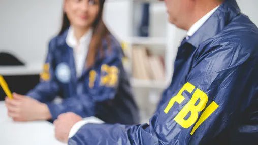 FBI’dan Akıllı Telefon Kullanıcılarına Kritik Uyarı: Halka Açık Telefon Şarjını Kullanmayın