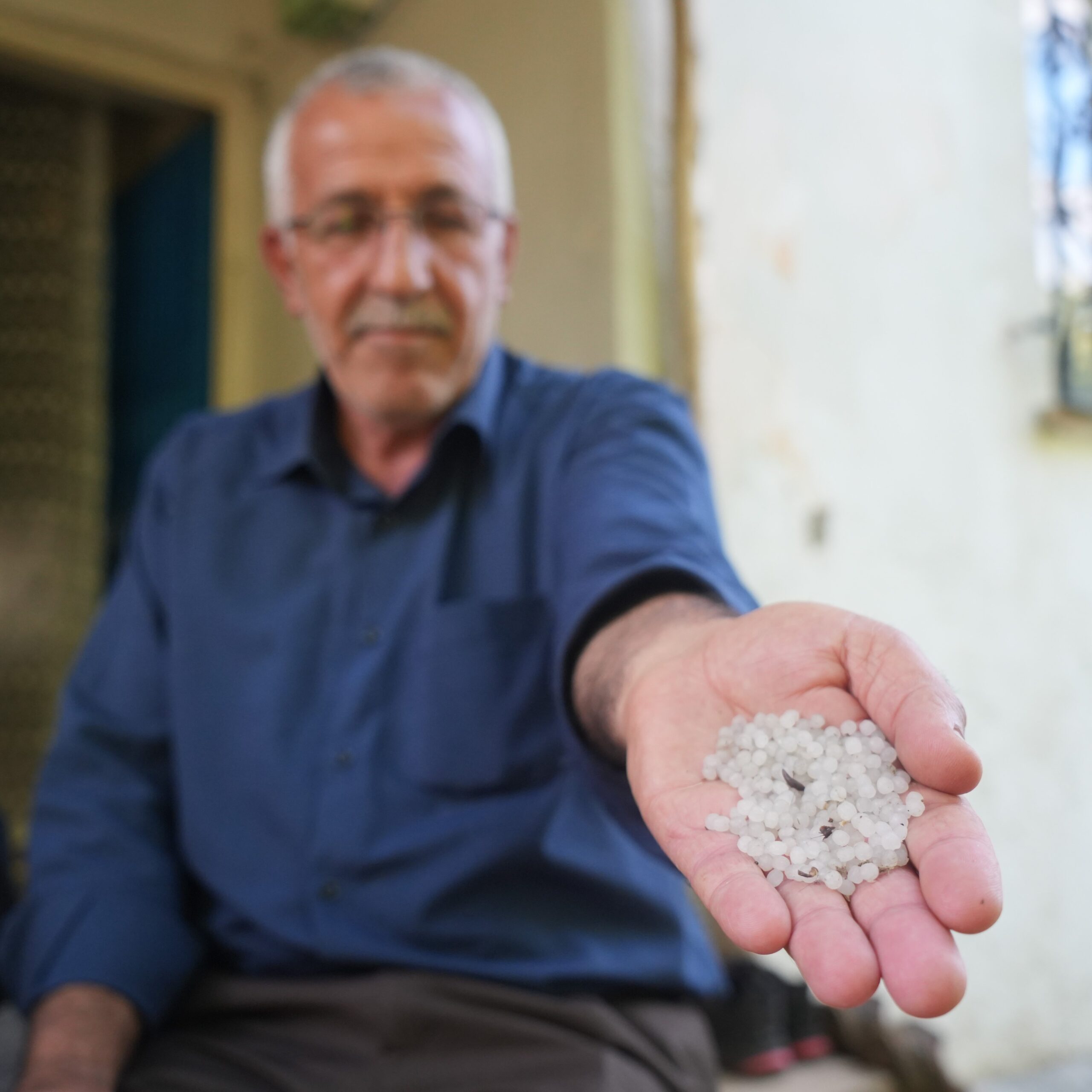 Muş'ta Gizemli Yağış: Dolu ve Yağmurla Birlikte Erimeyen Cisimler Yağdı