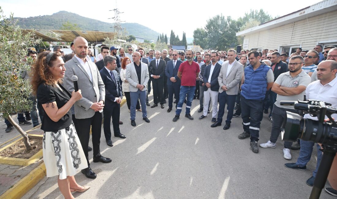 İZMİR  __Karşıyaka Belediye Başkanı