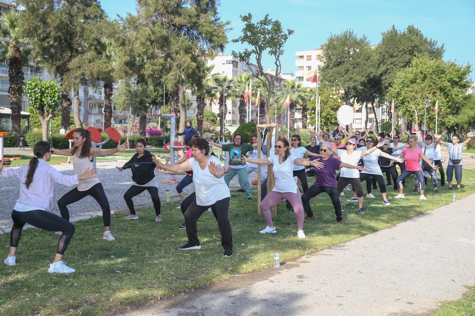 Konaklilar gune acik havada sporla basladi 5