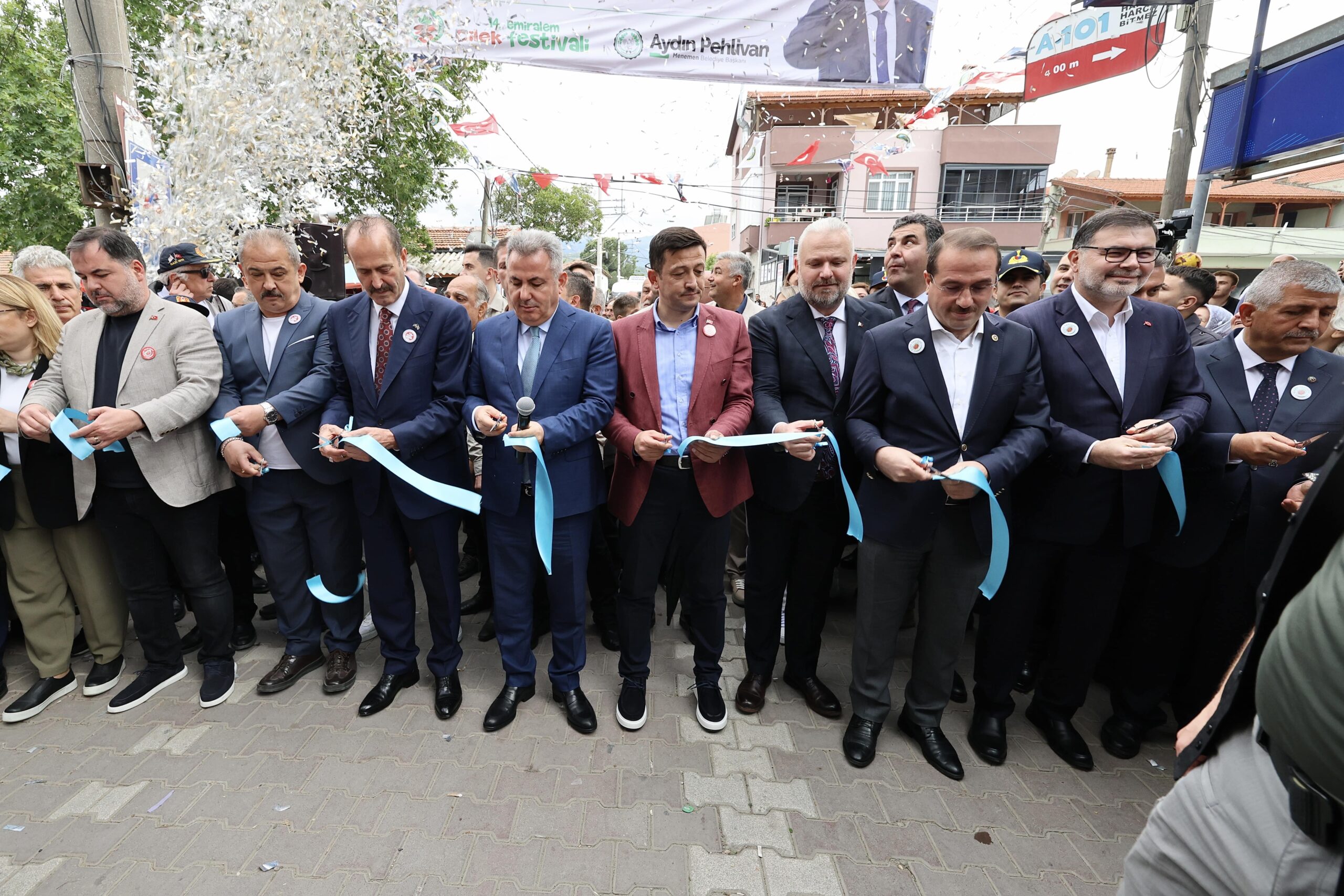 14. EMİRALEM ÇİLEK FESTİVALİ’NE SİMGE DAMGA VURDU