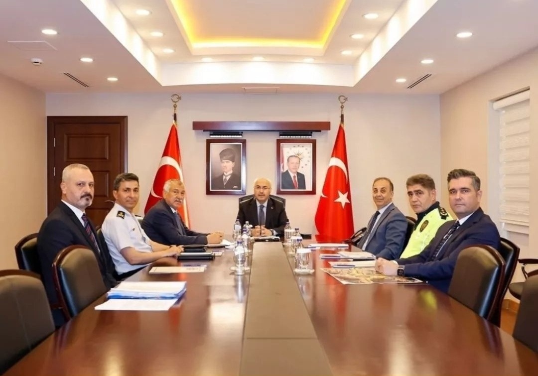 ADANANIN TRAFİK SORUNU MASAYA YATIRILDI