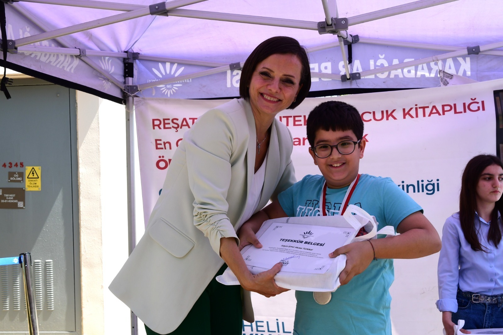 Başkan Kınay çocuklardan söz aldı: Okumaktan ve yazmaktan vazgeçmeyin