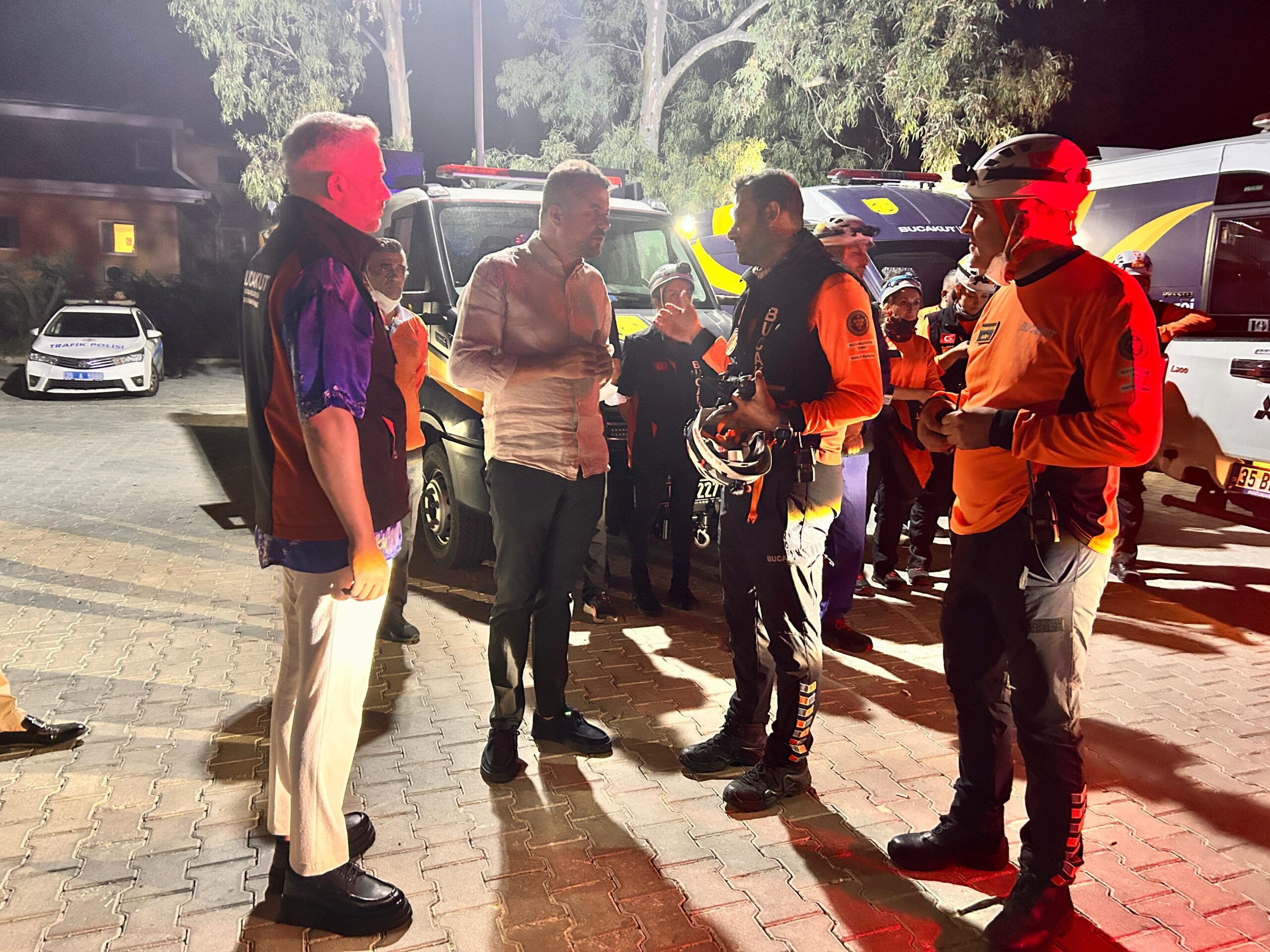 Buca Belediyesi yangının ortasında kalan canlara kucak açtı