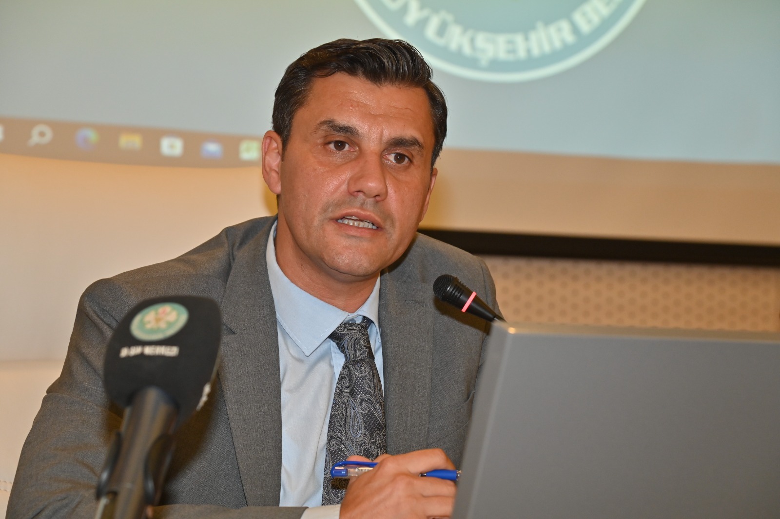 Manisa Büyükşehir Belediye Meclisi Haziran Ayı Olağan Toplantısı, Manisa Büyükşehir Belediye Başkanı Mimar Ferdi Zeyrek başkanlığında gerçekleştirildi.